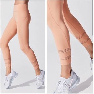 Free people genesis leggings. NWT. Size small.